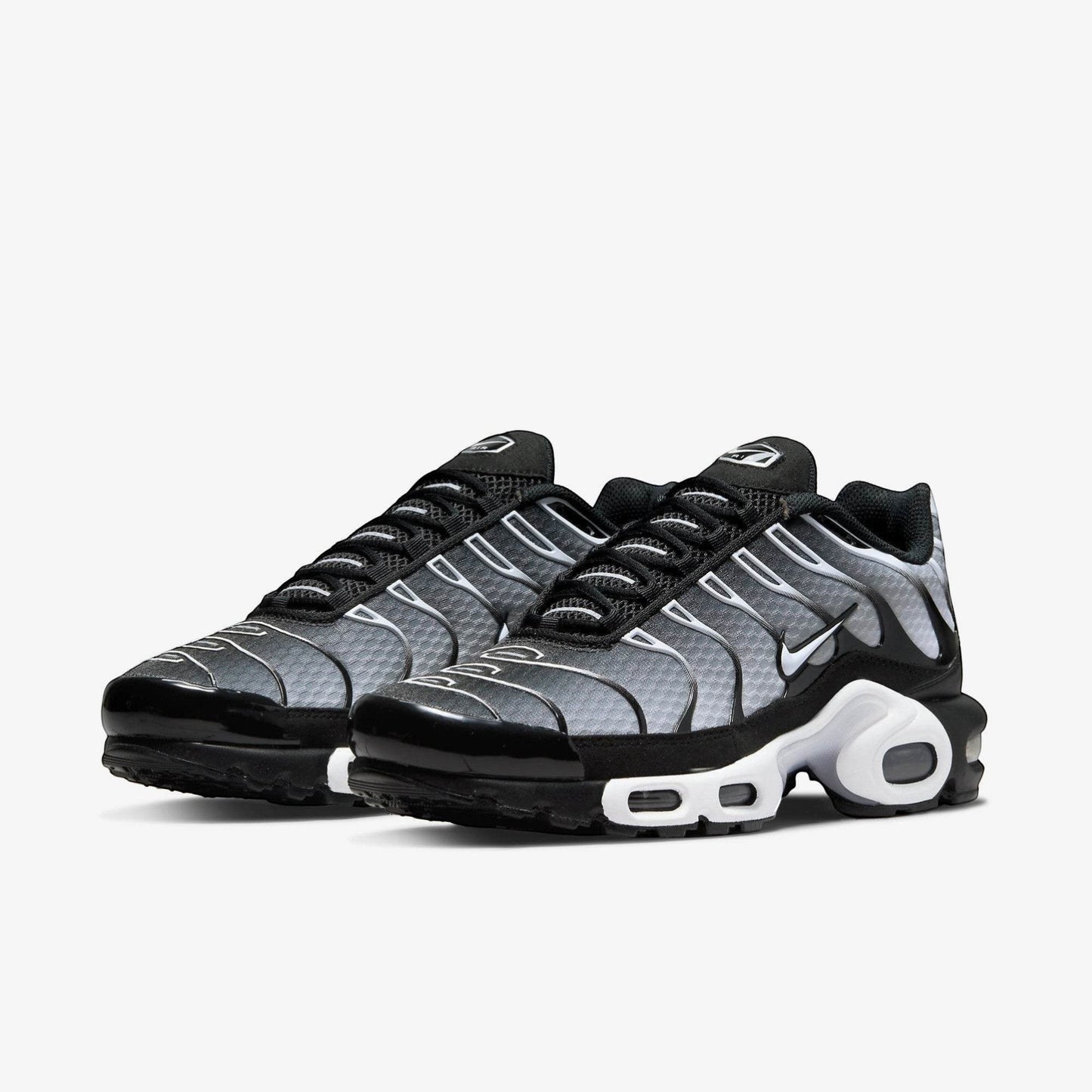 Nike Air Max Plus “Black/Metallic Silver”